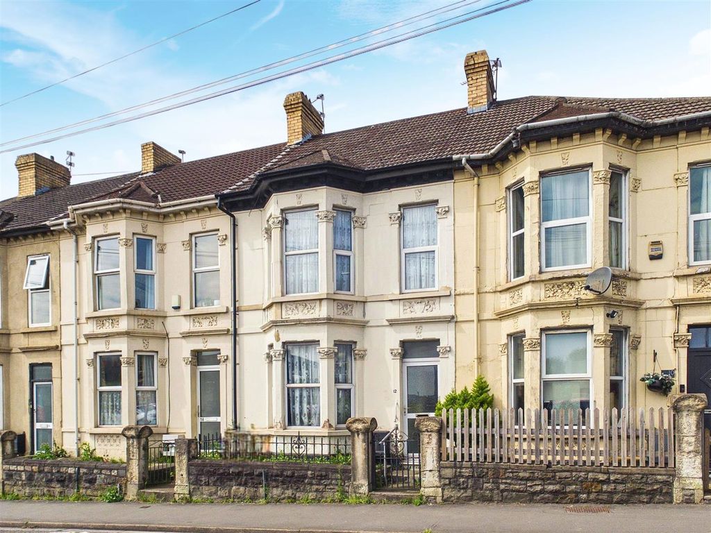 Property photo 1 of 16 Main - 3-Bed Terrace For Auction, Kingswood.Jpg
