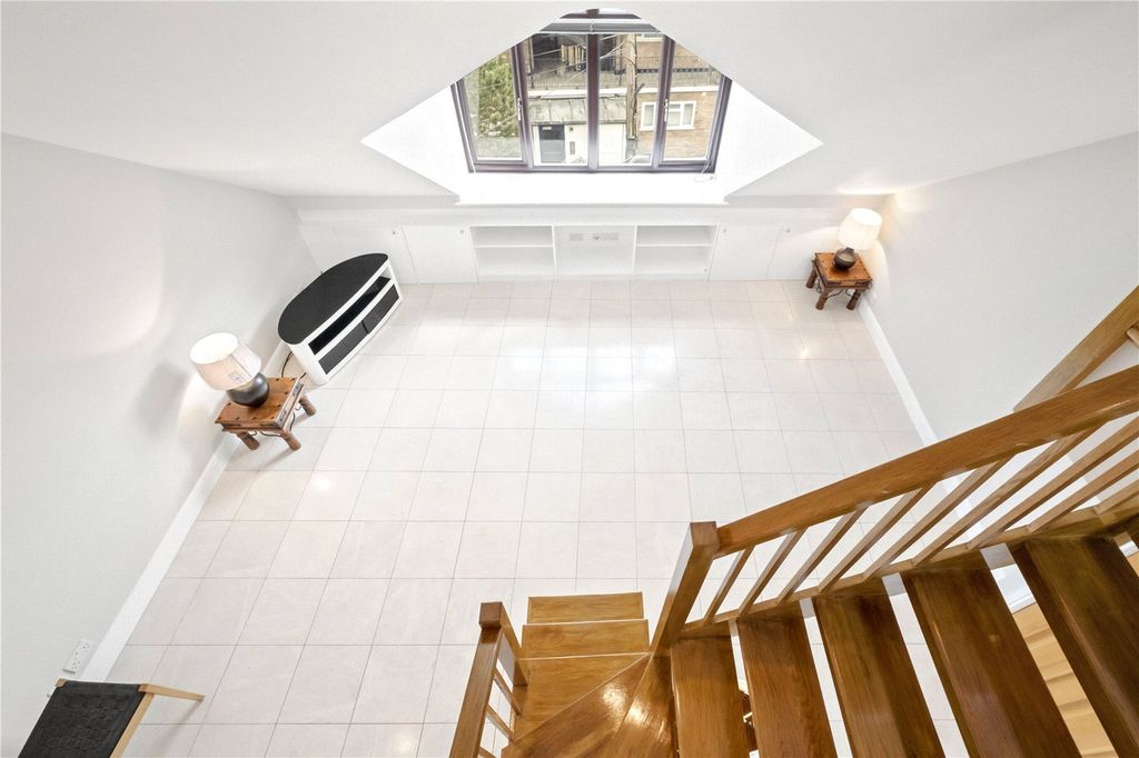 Property photo 3 of 12 Reception