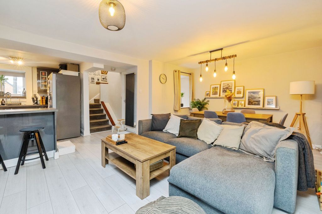 Property photo 3 of 20 2026-02-26-55Lincolnroad005