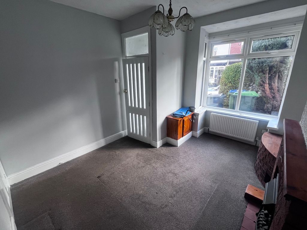 Property photo 2 of 8 Image