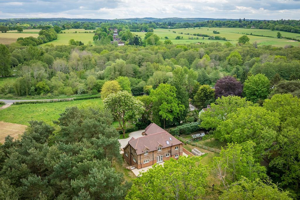 Property photo 3 of 43 Oak_Lodge-26.Jpg