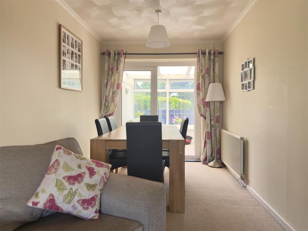 Property photo 3 of 19 Living/Dining Room