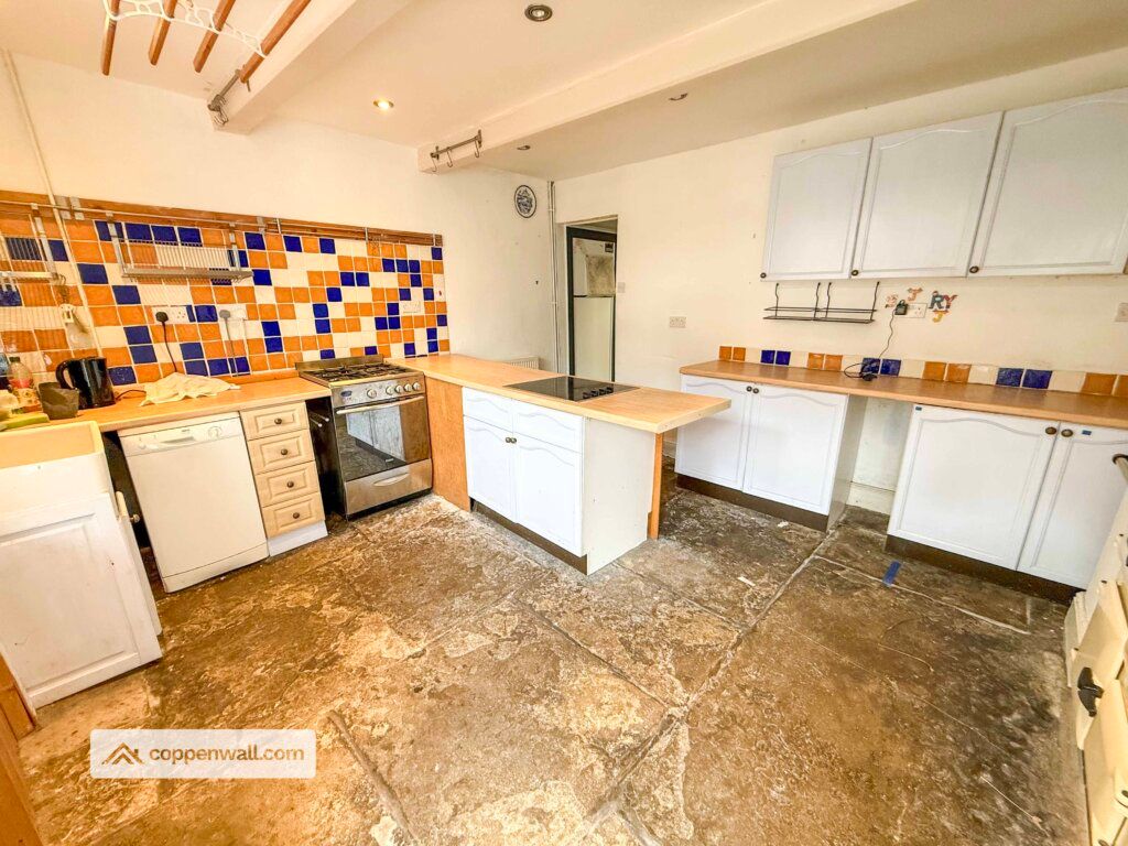 Property photo 2 of 32