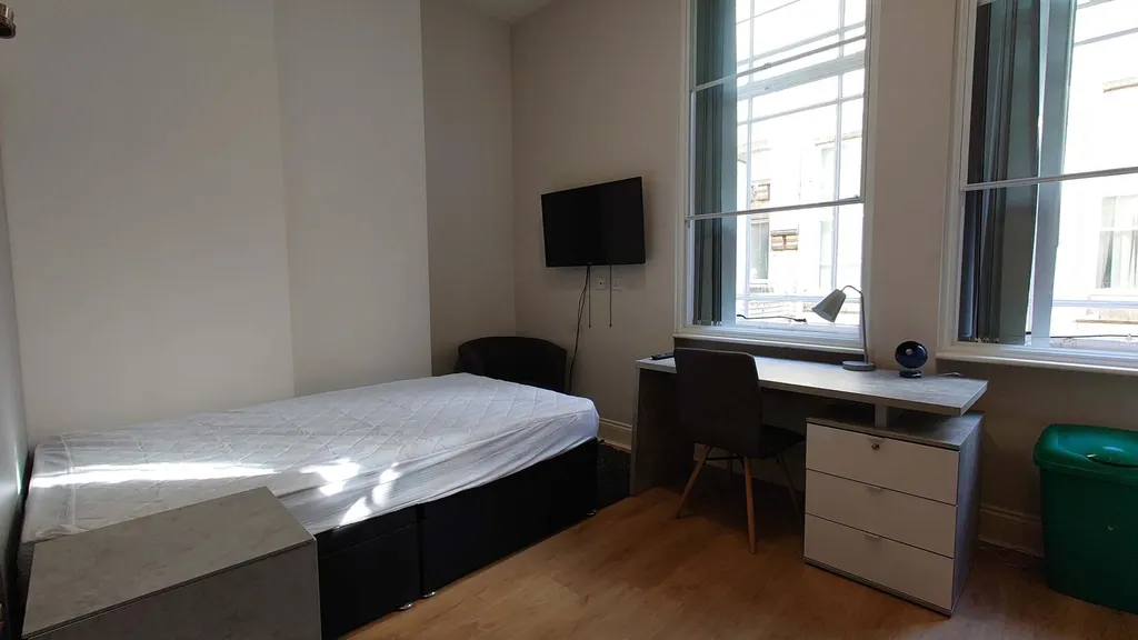 Apartment in Portsmouth, Somers Town - More