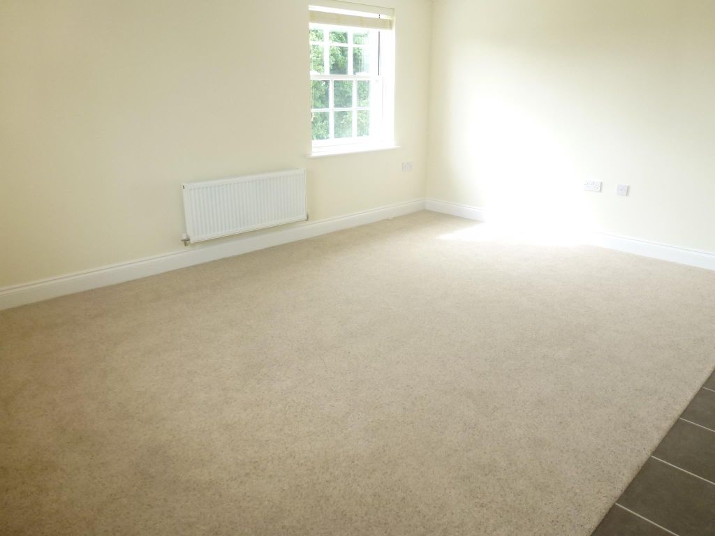 Property photo 3 of 7 Living Room