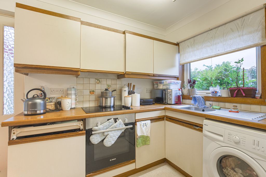 Property photo 3 of 15 Kitchen2