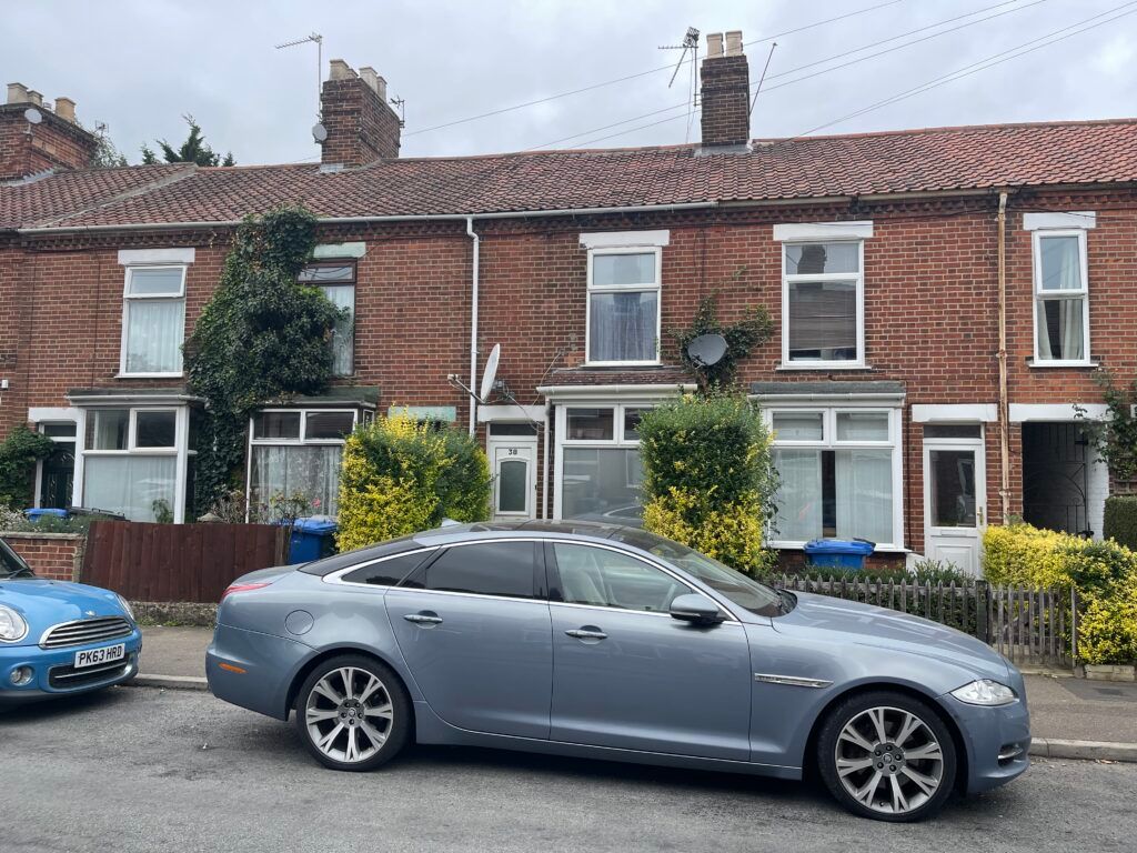 Property photo 1 of 3