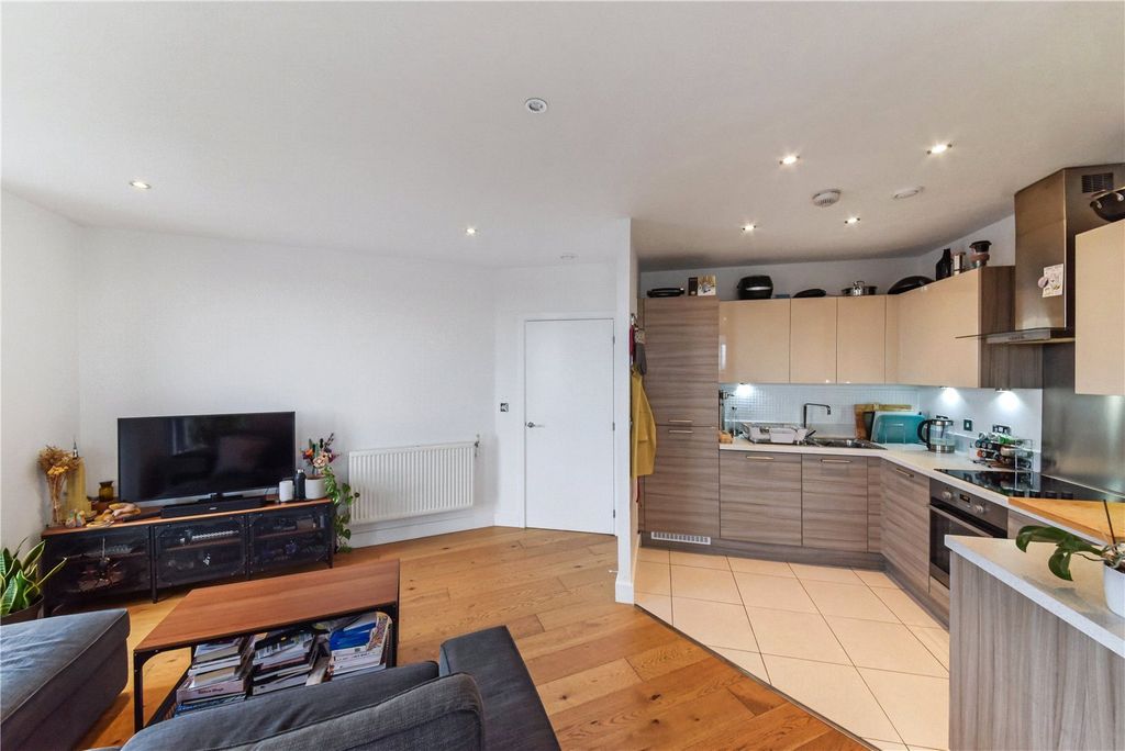 Property photo 2 of 14 Reception/Kitchen