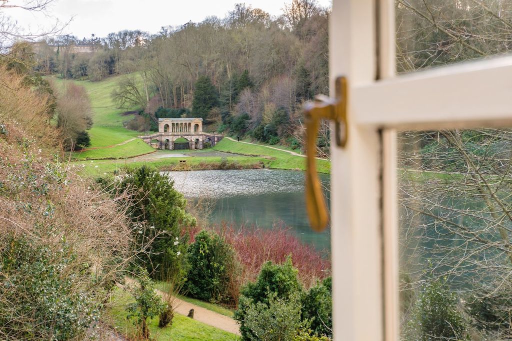 Property photo 3 of 31