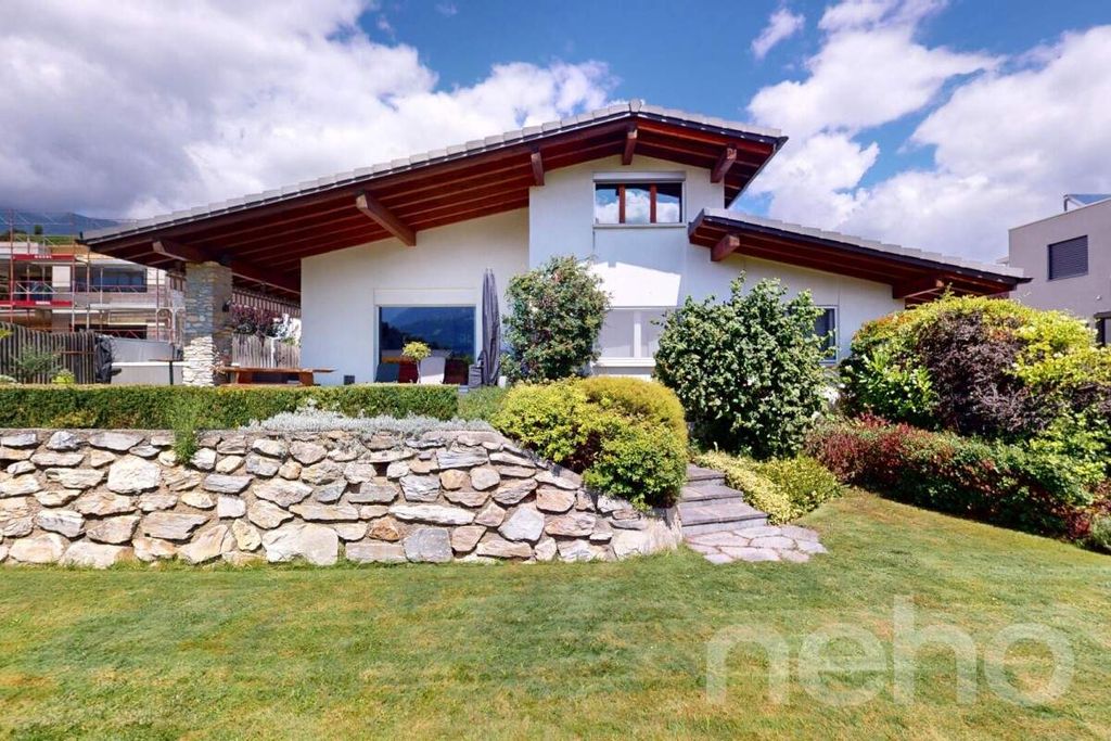 Property photo 2 of 13