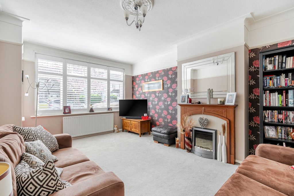 Property photo 3 of 20 Reception