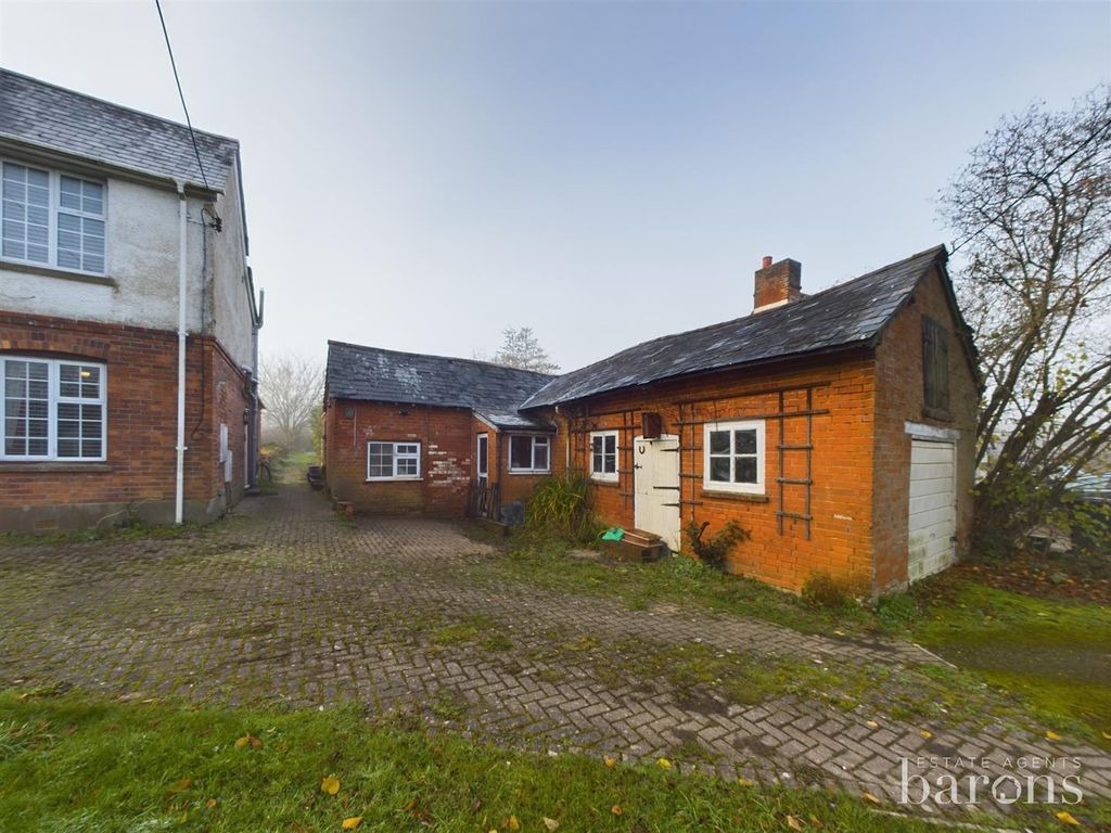 Property photo 3 of 33 Cam01093G0-Pr0450-Still035.Jpg