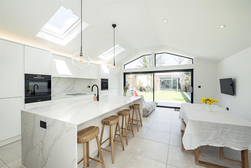 Property photo 2 of 12 Dsc_3593-2.Jpg