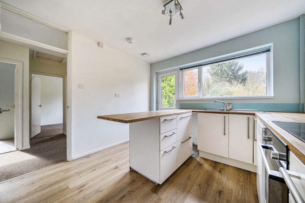 Property photo 3 of 20 Kitchen