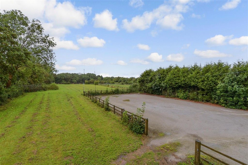 Property photo 2 of 17 External Lifestyle Photograph