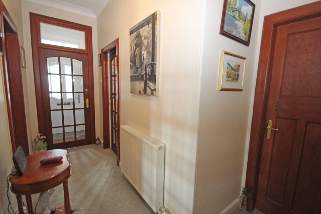 Property photo 2 of 27