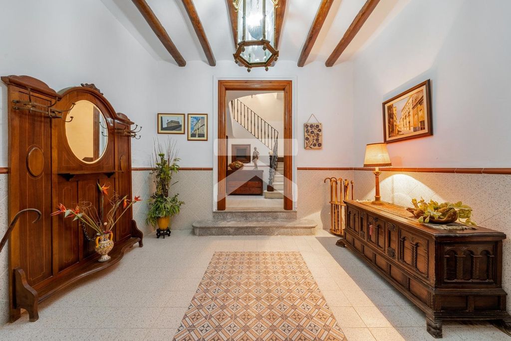 Property photo 1 of 50