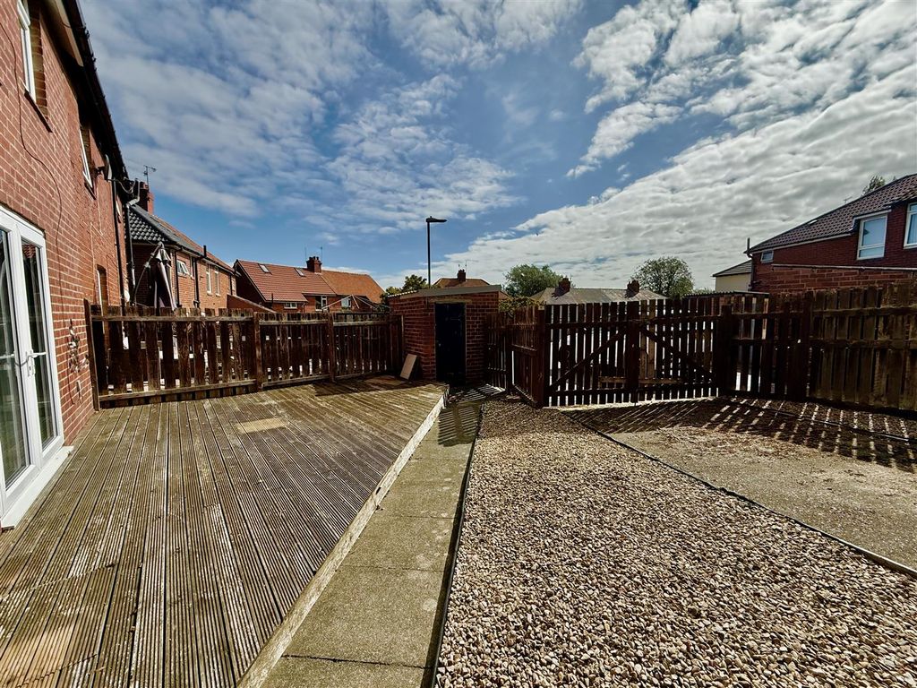 Property photo 1 of 14 External