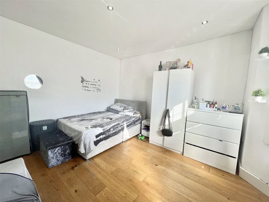 Property photo 2 of 5 Picture No. 07