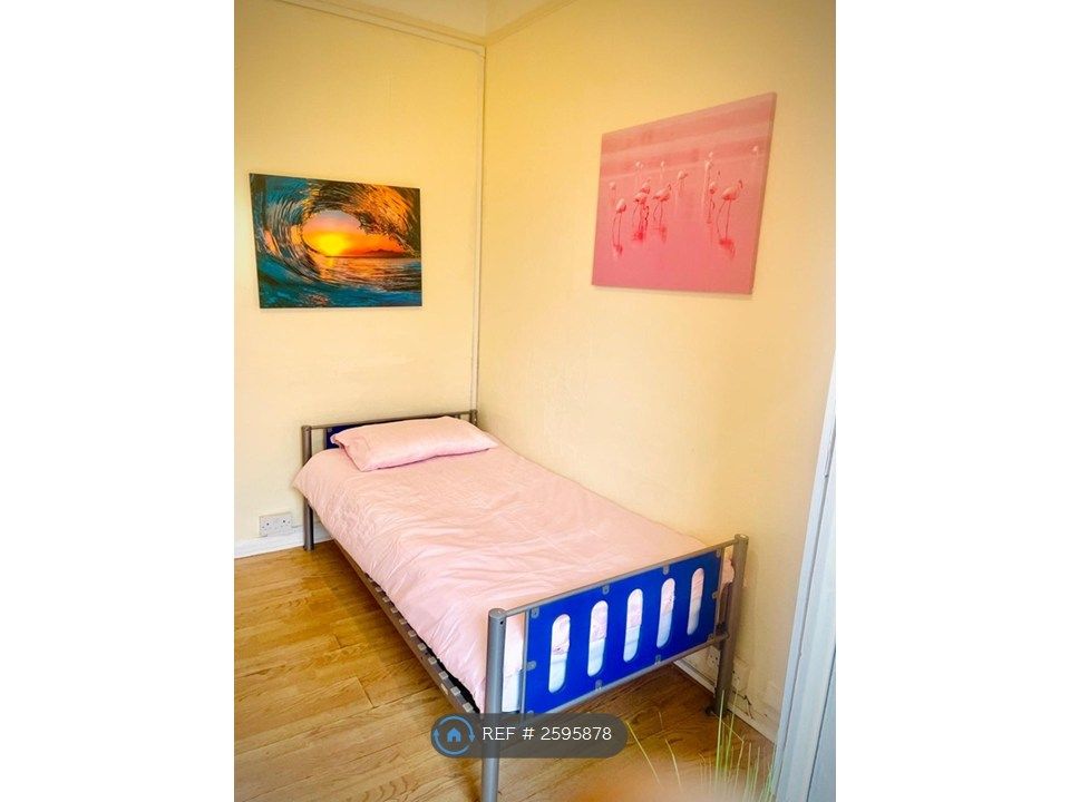 Property photo 1 of 27 Room 9 @ £495 Pcm