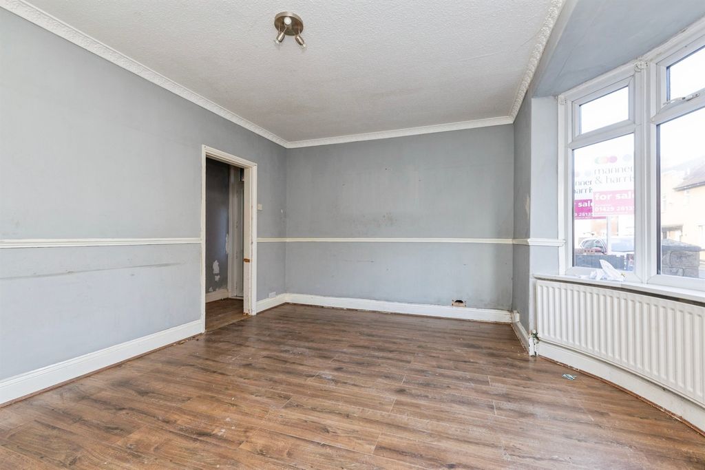 Property photo 3 of 13