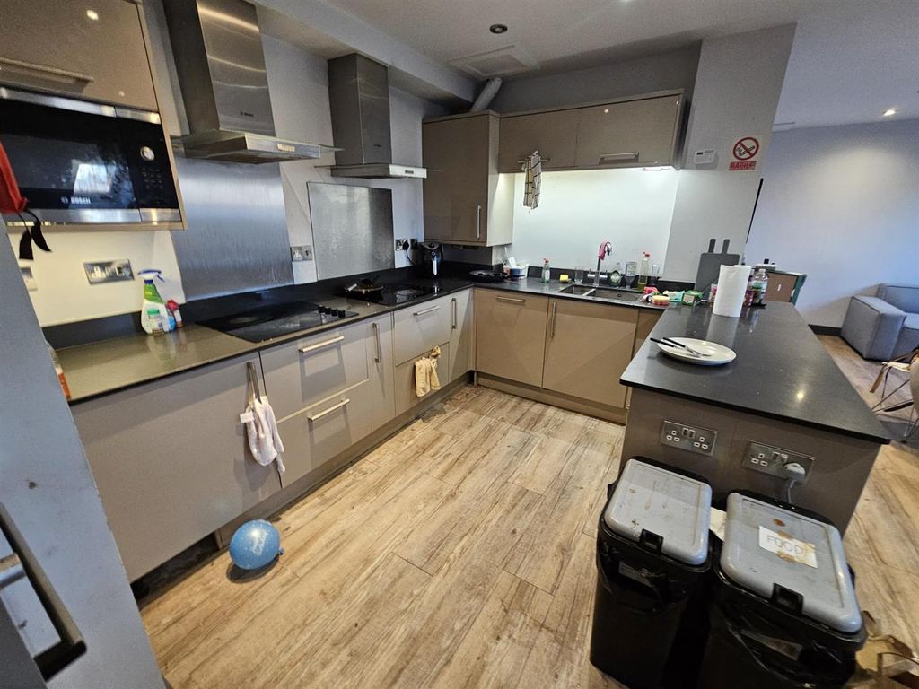 Property photo 1 of 31 467.Jpg