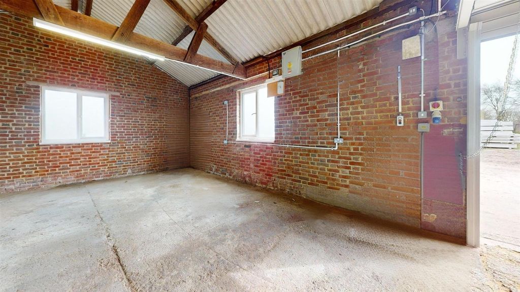 Property photo 3 of 6 Spray-Shed-Court-Farm-Church-Street-Photo-2-Defurn