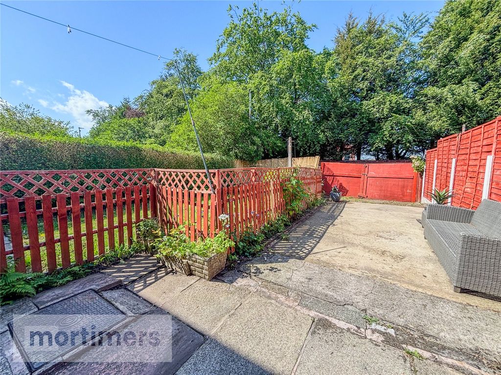 Property photo 3 of 18 Garden