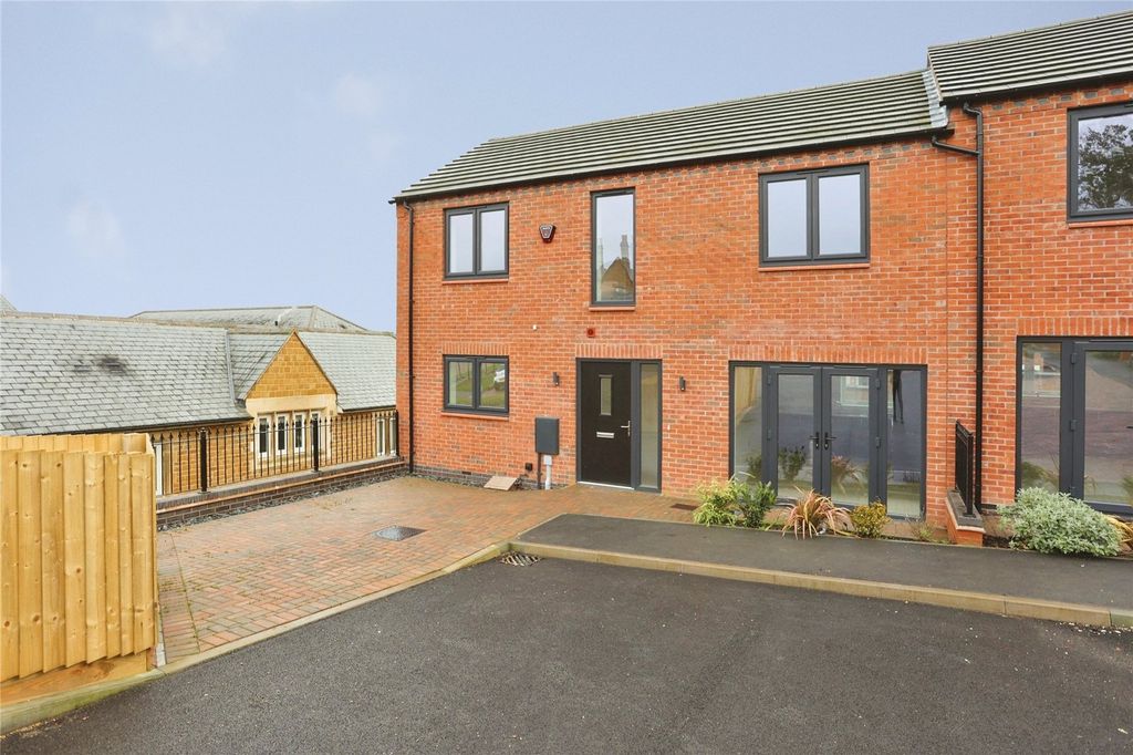 Property photo 2 of 16 Picture No. 03