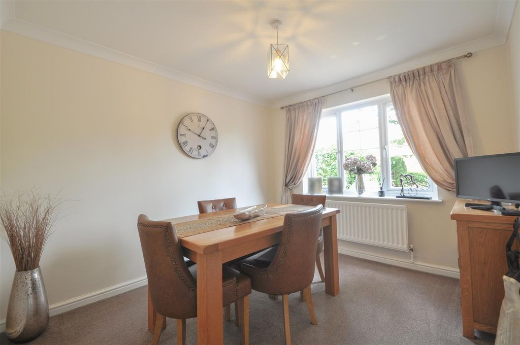 Property photo 3 of 10 Dining Room.Jpg