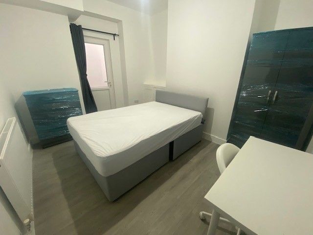 Property photo 2 of 11 Bedroom 1