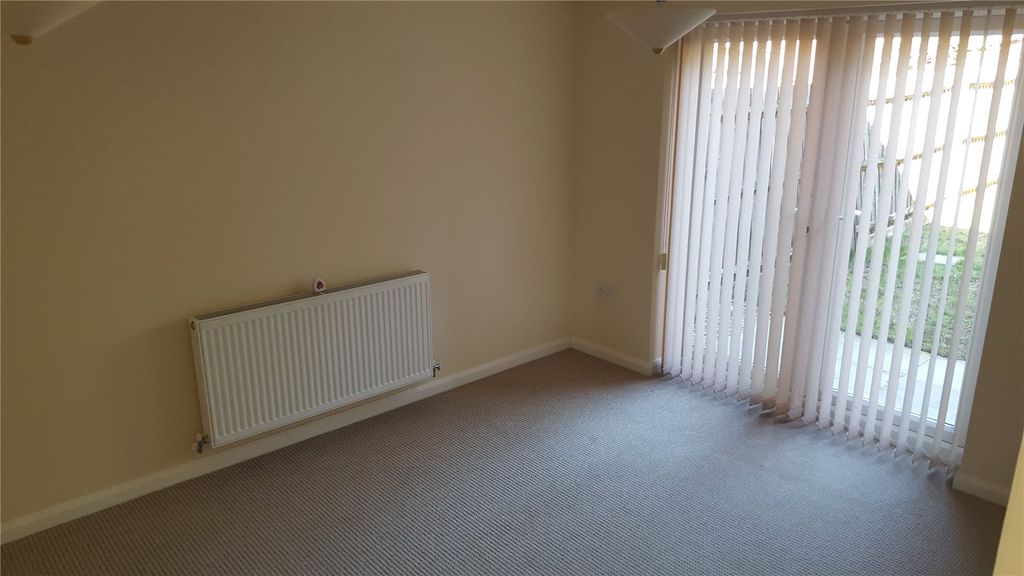 Property photo 3 of 8 Picture No. 10