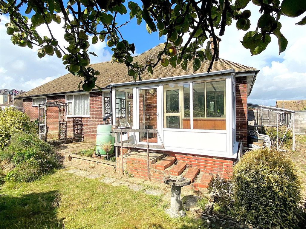 Property photo 2 of 14 6 Royston Gardens - Rear.Jpg