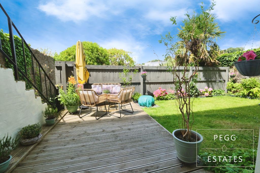 Property photo 1 of 31