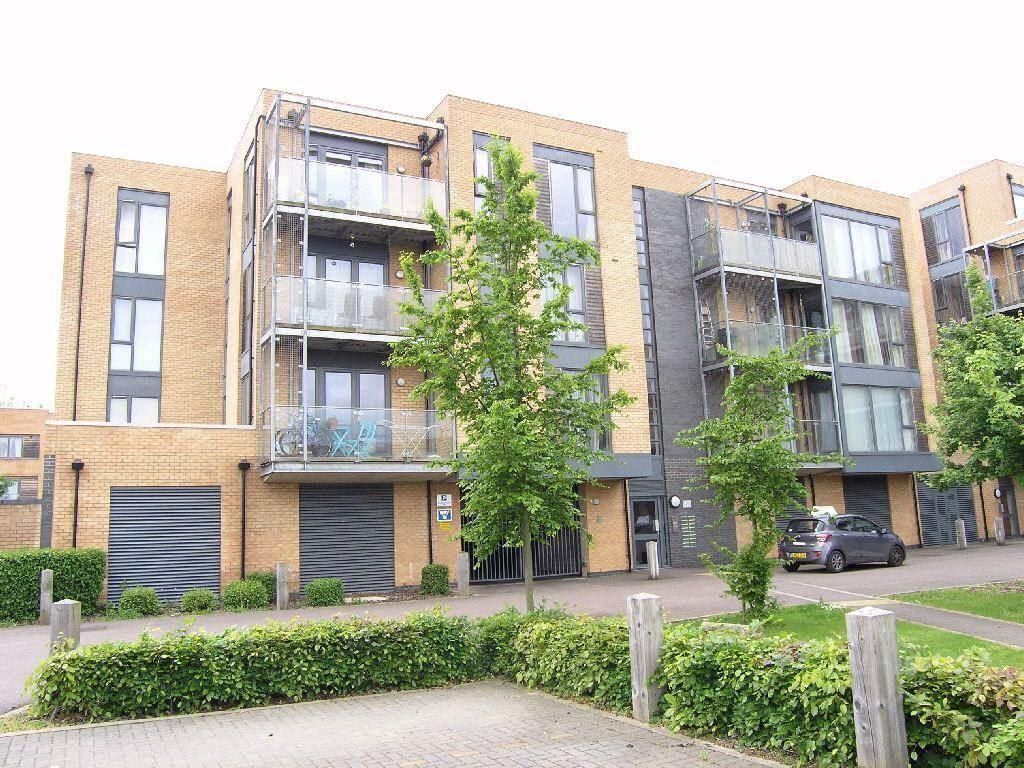 Property photo 1 of 12 Henlow Court