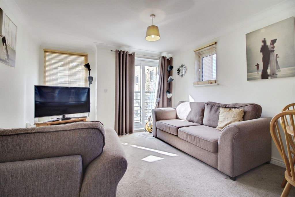 Property photo 3 of 20