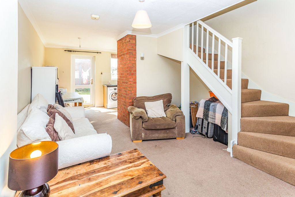 Property photo 2 of 8 c81E0Dd8-4700-4Cb8-9