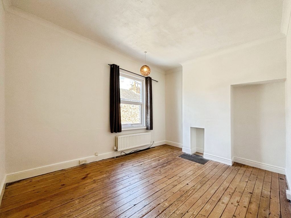 Property photo 2 of 16 Pbox-Img.Jpeg