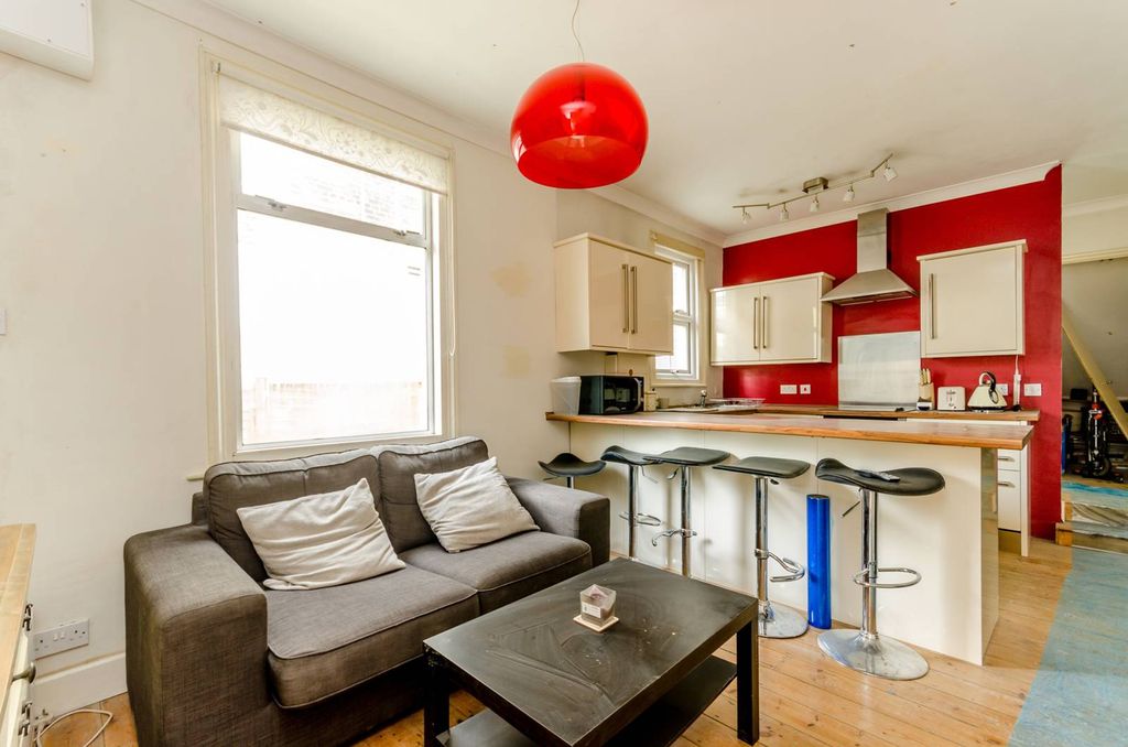 Property photo 1 of 9