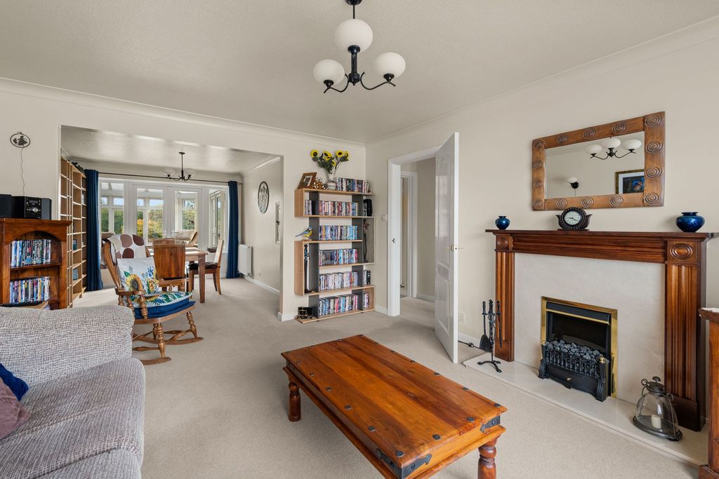 Property photo 2 of 31
