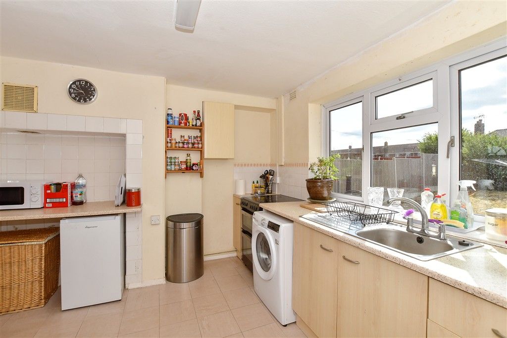Property photo 1 of 8 Kitchen