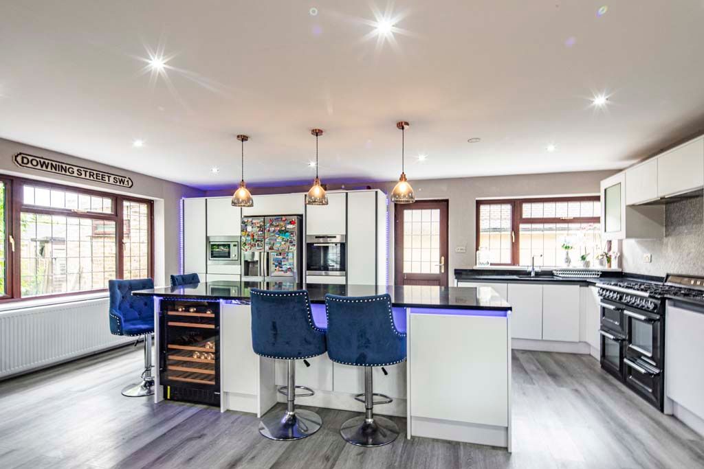 Property photo 3 of 23