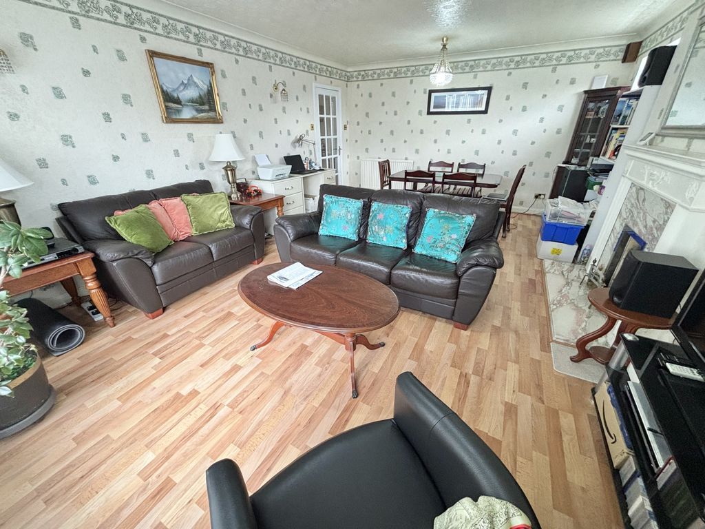 Property photo 3 of 20