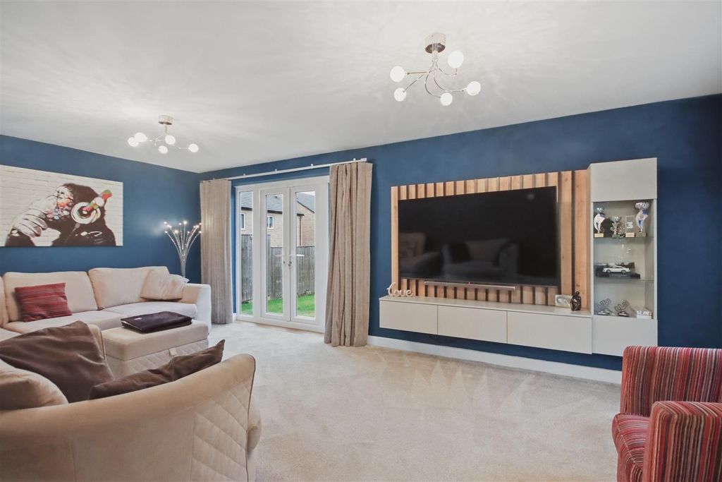 Property photo 2 of 19 Living Room