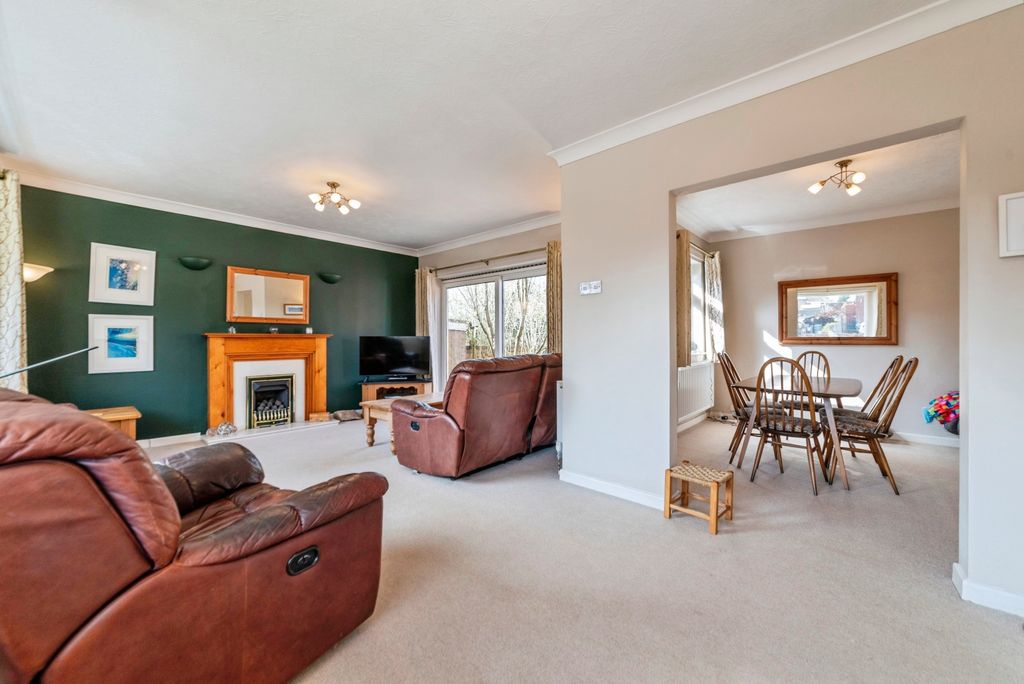 Property photo 3 of 25 27_Landseer_Road-1