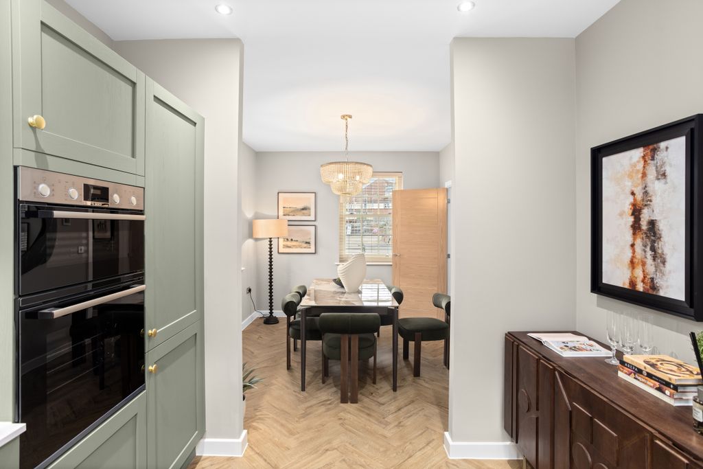 Property photo 3 of 6 Show Home