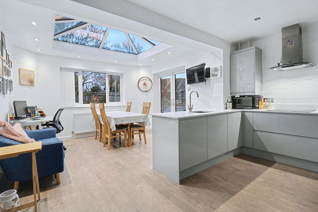 Property photo 2 of 13