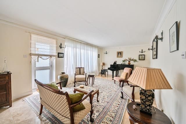 Property photo 2 of 15 Sitting-Dining Room