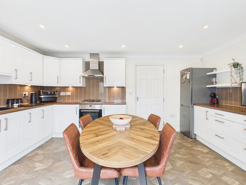 Property photo 3 of 20 Cam02637G0-Pr0017-Still014