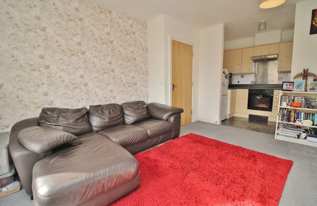 Property photo 3 of 12